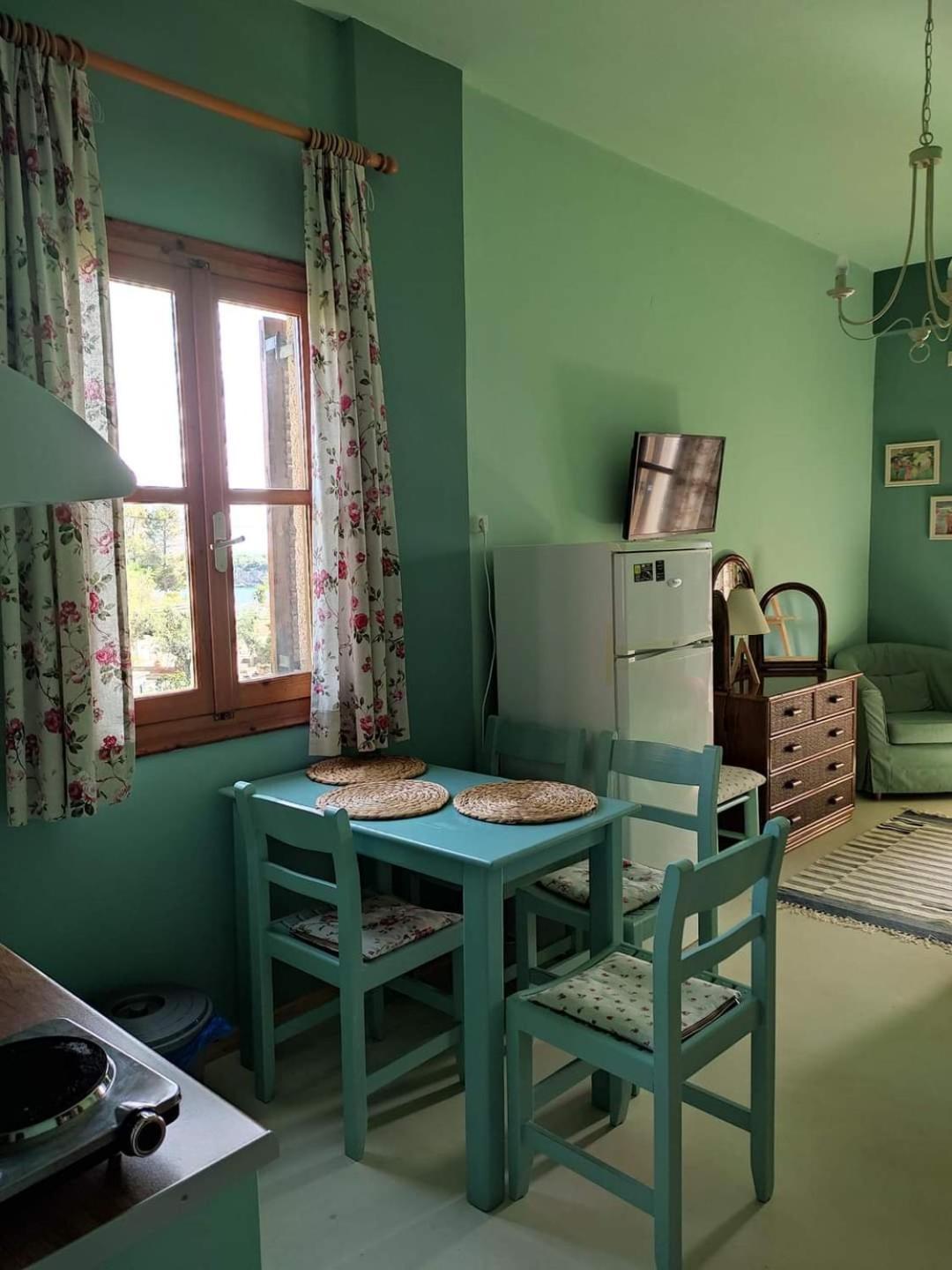Iliolithos Rooms カルダミリ エクステリア 写真